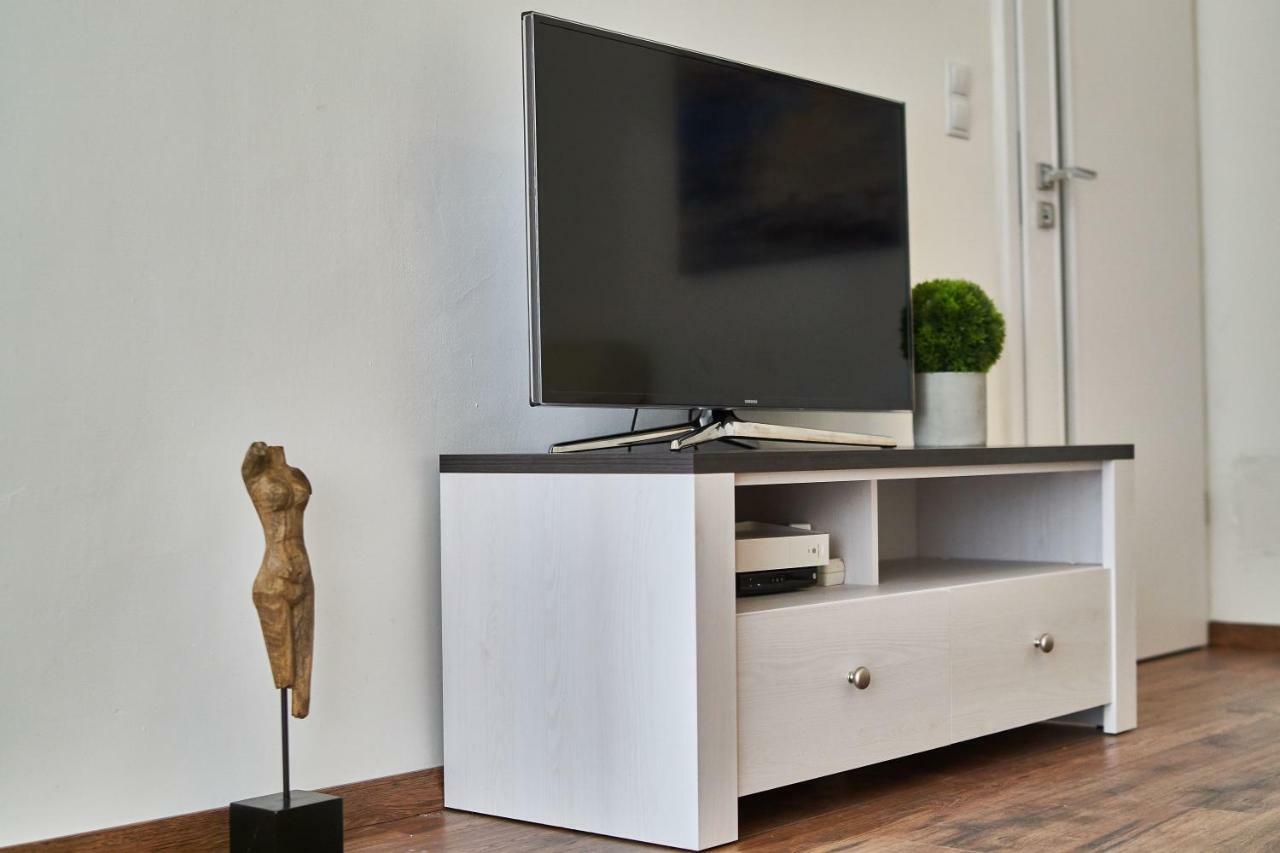 Apartment K33